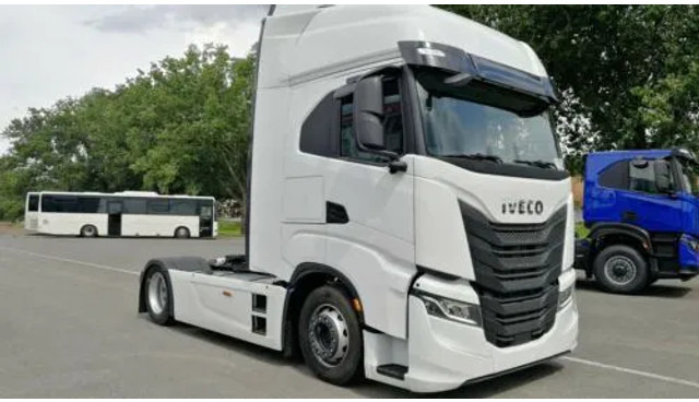 Iveco S-WAY AS440S48T | Leasing from €1744/month - Tractor unit: picture 3 Iveco S-WAY AS440S48T | Leasing from €1744/month - Tractor unit: picture 3