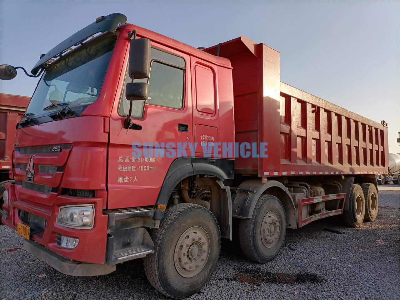 Tipper for transportation of bulk materials HOWO 8X4 dump truck: picture 10 Tipper for transportation of bulk materials HOWO 8X4 dump truck: picture 10