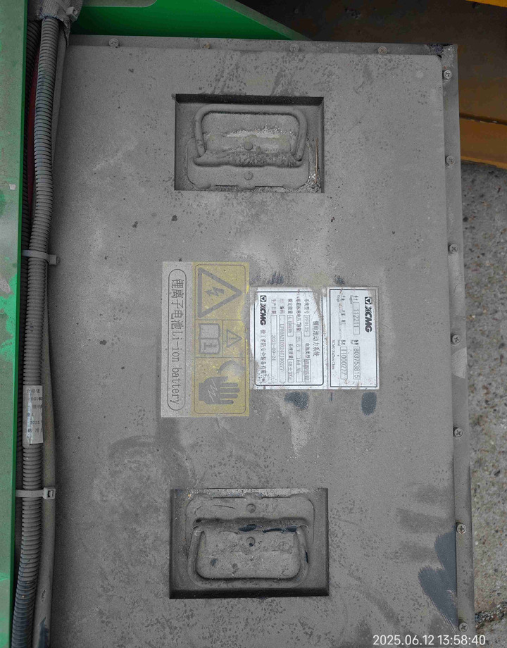 XCMG Lithium battery 8m second hand scissor lift XG0807HD-Li price - Scissor lift: picture 2 XCMG Lithium battery 8m second hand scissor lift XG0807HD-Li price - Scissor lift: picture 2