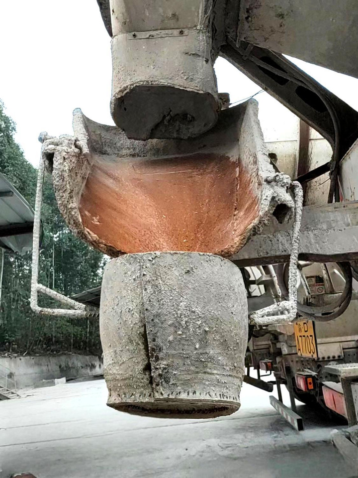 XCMG Manufacturer Used Cement Mixer Truck G4804B 12m³ Truck-mounted Concrete Mixer Truck - Concrete mixer truck: picture 5 XCMG Manufacturer Used Cement Mixer Truck G4804B 12m³ Truck-mounted Concrete Mixer Truck - Concrete mixer truck: picture 5