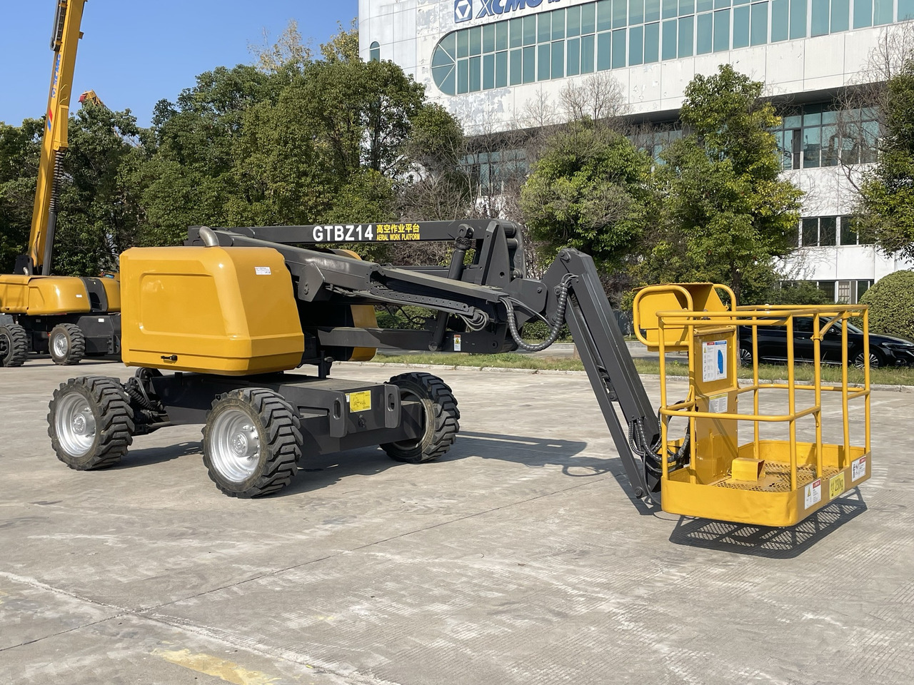 XCMG Official Cherry Picker Lift GTBZ14J 14m Used Articulated Boom Lift Hot Sale - Articulated boom lift: picture 4 XCMG Official Cherry Picker Lift GTBZ14J 14m Used Articulated Boom Lift Hot Sale - Articulated boom lift: picture 4