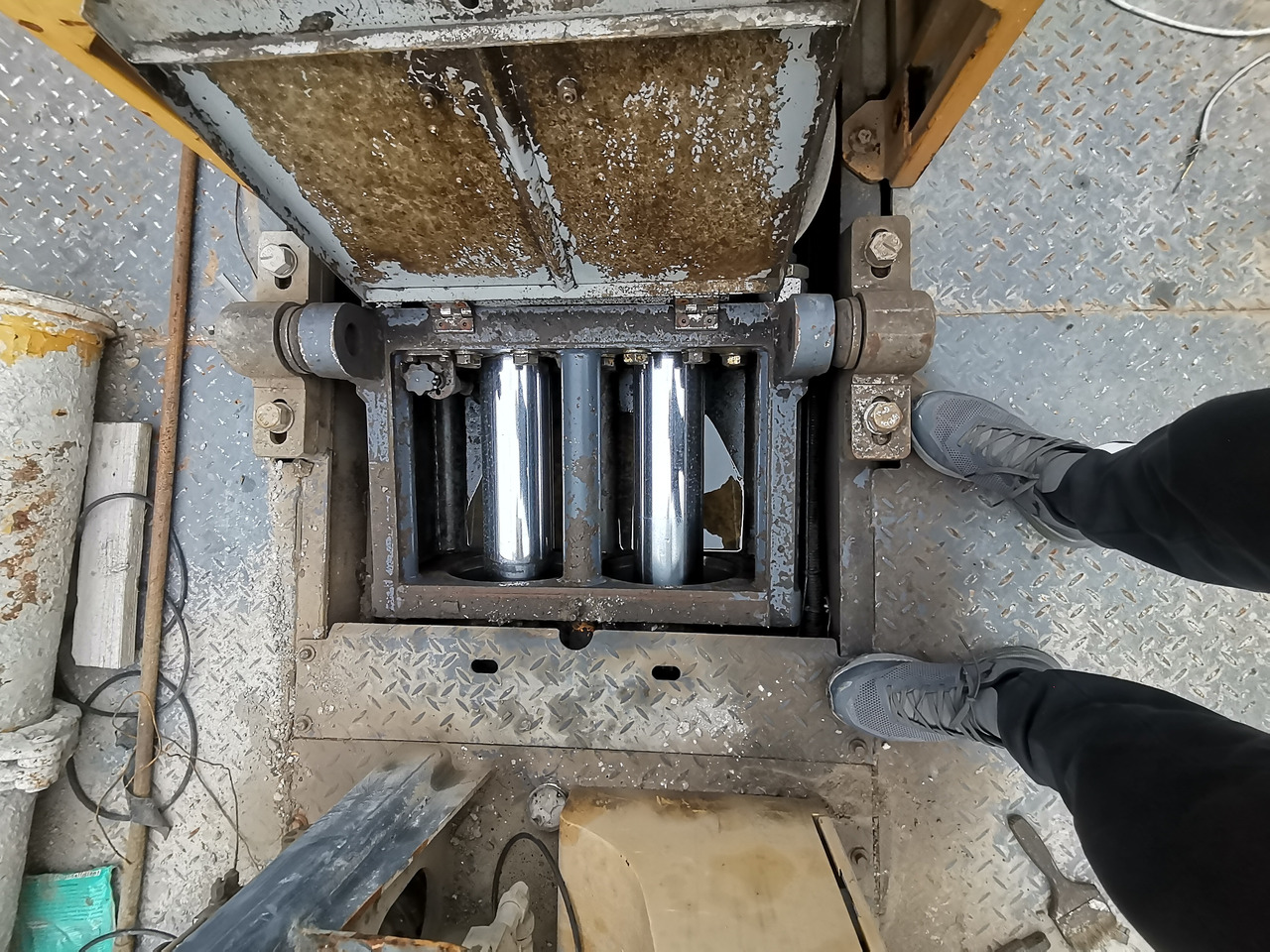 XCMG Official Construction Building Machine HBC10022V Used Truck Mounted Line Concrete Pump Price - Concrete equipment: picture 5 XCMG Official Construction Building Machine HBC10022V Used Truck Mounted Line Concrete Pump Price - Concrete equipment: picture 5