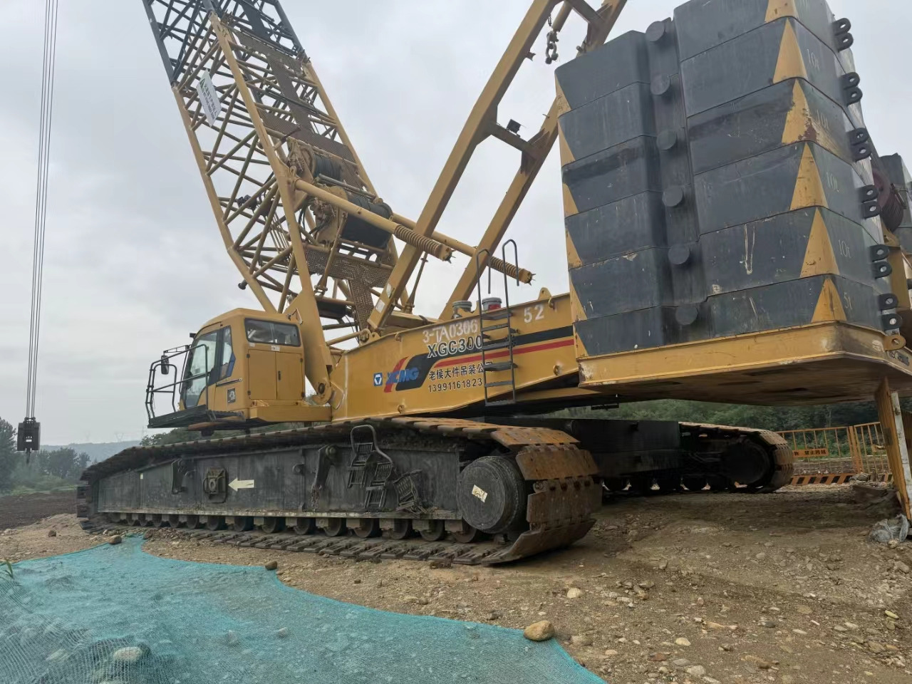 XCMG Official Second Hand Crawler Crane Lifting Equipment Mobile XGC300 300 Ton Crane Price - Crawler crane: picture 2 XCMG Official Second Hand Crawler Crane Lifting Equipment Mobile XGC300 300 Ton Crane Price - Crawler crane: picture 2