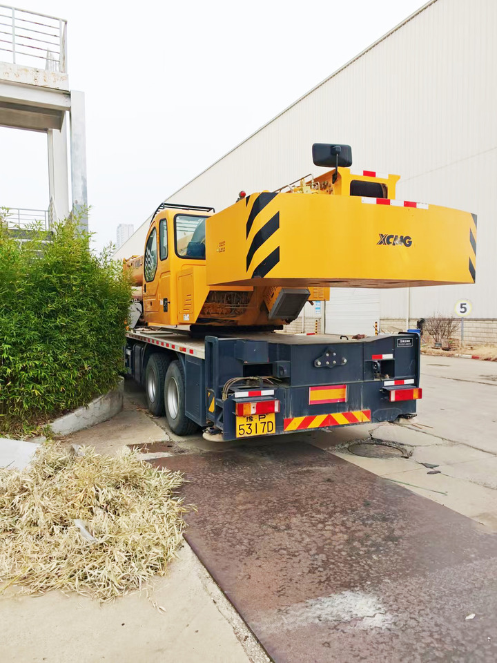 XCMG Official Second Hand Mobile Crane 25 Ton QY25K5D-5 Used Truck Cranes Price - Mobile crane: picture 4 XCMG Official Second Hand Mobile Crane 25 Ton QY25K5D-5 Used Truck Cranes Price - Mobile crane: picture 4