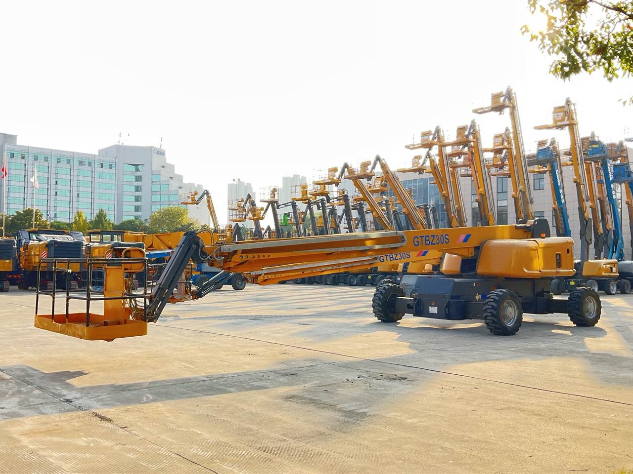 XCMG Official Used Aerial Boom Lift GTBZ30S 30 Meters Mobile Cherry Picker Price - Telescopic boom: picture 4 XCMG Official Used Aerial Boom Lift GTBZ30S 30 Meters Mobile Cherry Picker Price - Telescopic boom: picture 4