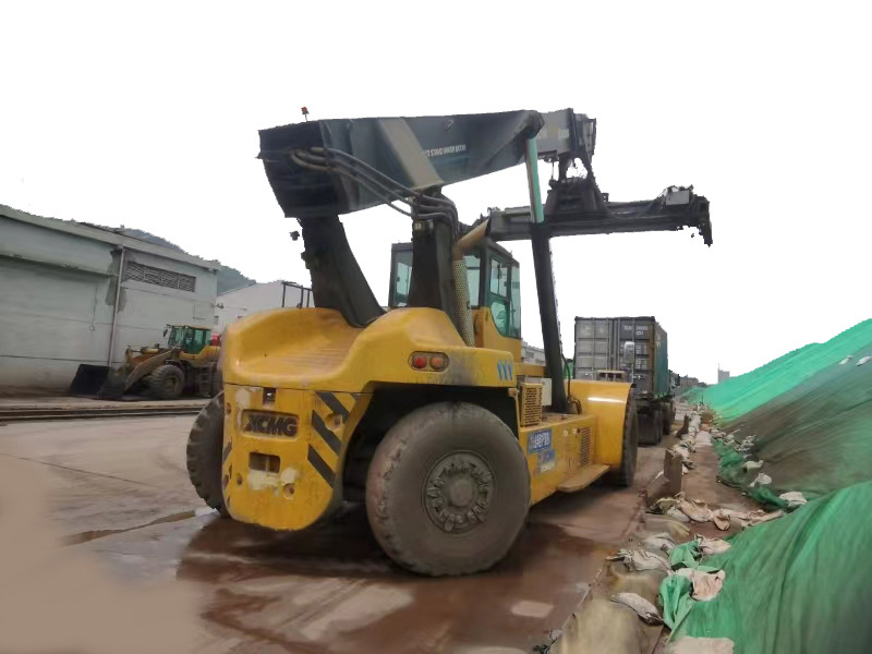 XCMG Official Used Mobile Reach Stacker 45 Tons XCS4531K For Container Price List - Reach stacker: picture 3 XCMG Official Used Mobile Reach Stacker 45 Tons XCS4531K For Container Price List - Reach stacker: picture 3