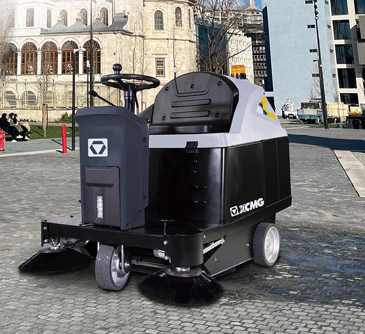 XCMG Official XGHD100 Ride on Sweeper and Scrubber Floor Sweeper Machine - Industrial sweeper: picture 2 XCMG Official XGHD100 Ride on Sweeper and Scrubber Floor Sweeper Machine - Industrial sweeper: picture 2