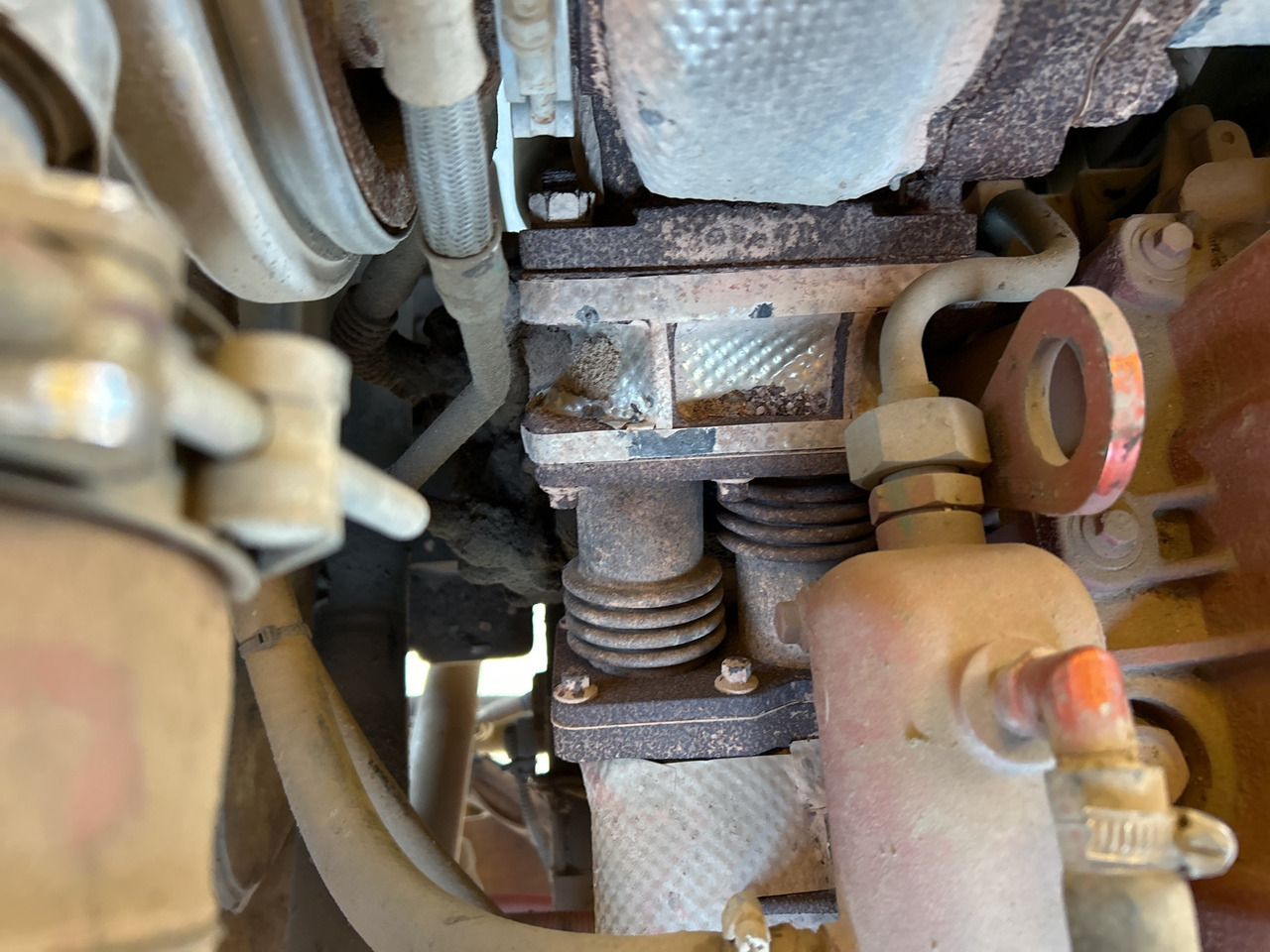 XCMG XDR80T 80ton used diesel mining truck price - Mining equipment: picture 5 XCMG XDR80T 80ton used diesel mining truck price - Mining equipment: picture 5