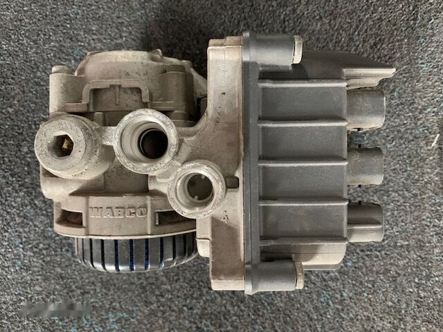 1867005 DAF XF 106 truck - Brake valve for Truck: picture 3 1867005 DAF XF 106 truck - Brake valve for Truck: picture 3