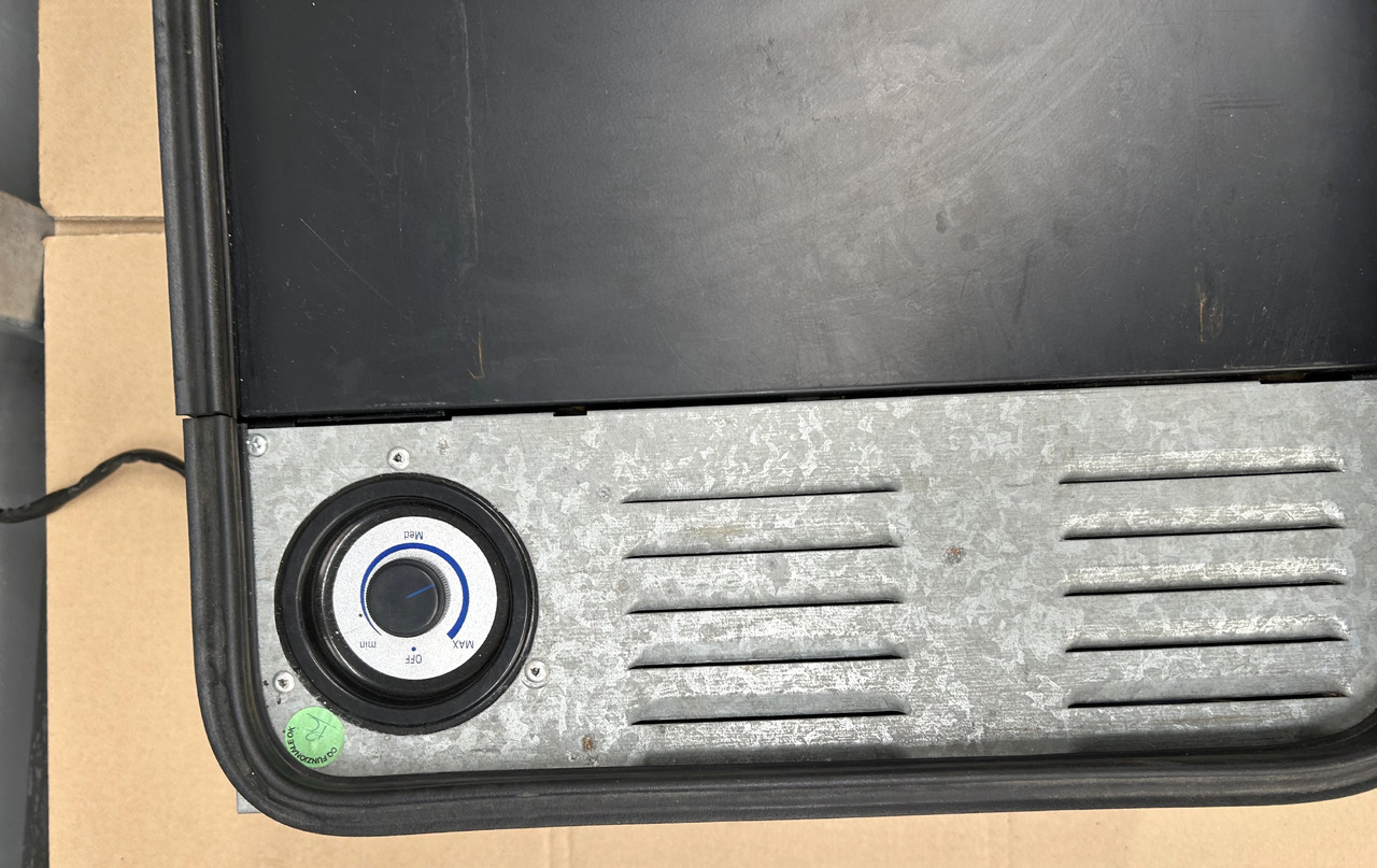 DAF REFRIGERATOR FOR DAF XF 106 - Universal part: picture 3 DAF REFRIGERATOR FOR DAF XF 106 - Universal part: picture 3