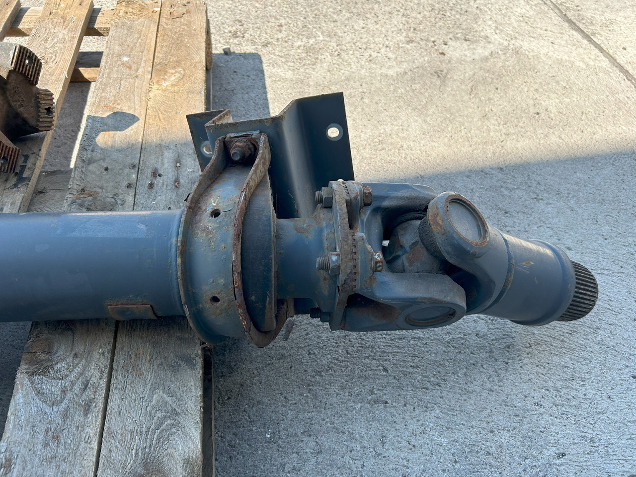 DAF XF 106 480 DRIVE SHAFT - Propeller shaft: picture 4 DAF XF 106 480 DRIVE SHAFT - Propeller shaft: picture 4
