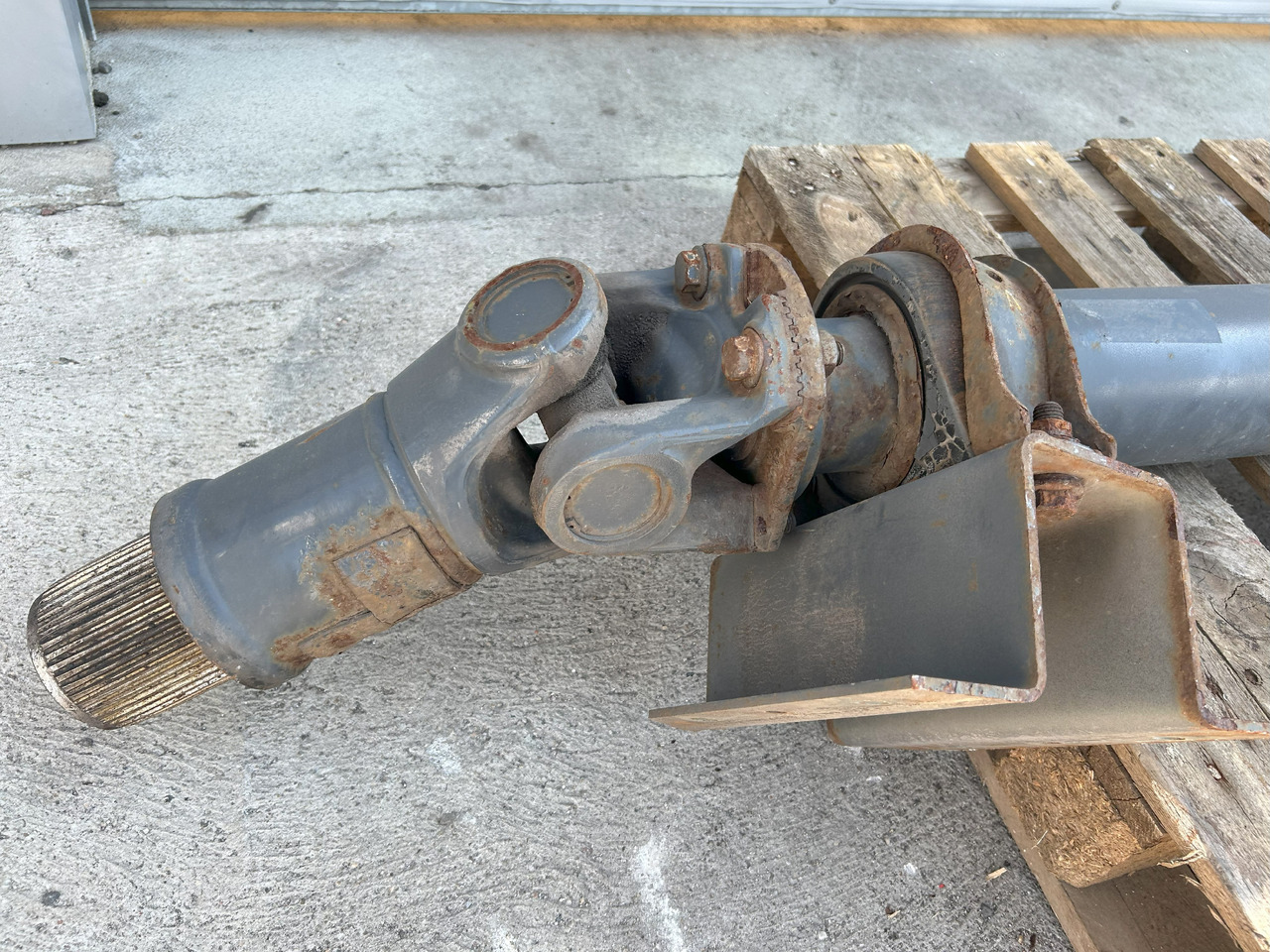 DAF XF 106 480 DRIVE SHAFT - Propeller shaft: picture 2 DAF XF 106 480 DRIVE SHAFT - Propeller shaft: picture 2