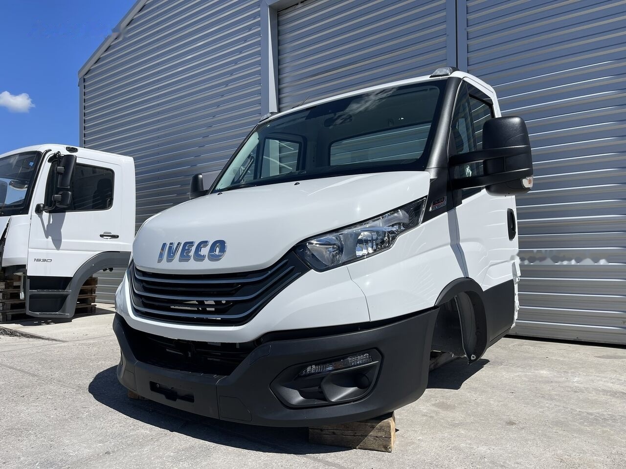 IVECO DAILY VII 72-210 IVECO DAILY 75-210 light - Cab for Commercial vehicle: picture 3 IVECO DAILY VII 72-210 IVECO DAILY 75-210 light - Cab for Commercial vehicle: picture 3