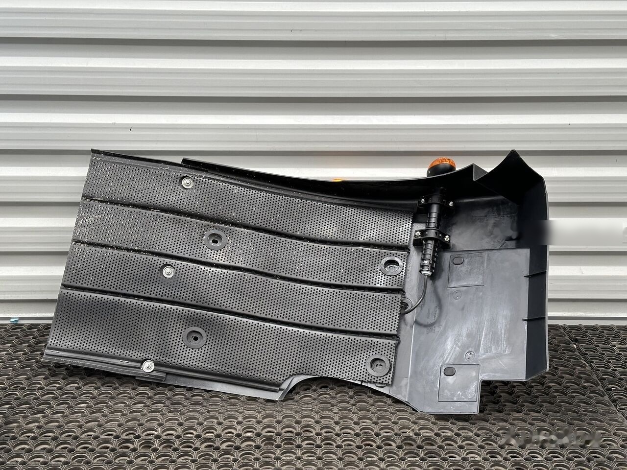 IVECO EUROCARGO 5801551254   IVECO 5801551254 R - Fender for Truck: picture 4 IVECO EUROCARGO 5801551254   IVECO 5801551254 R - Fender for Truck: picture 4