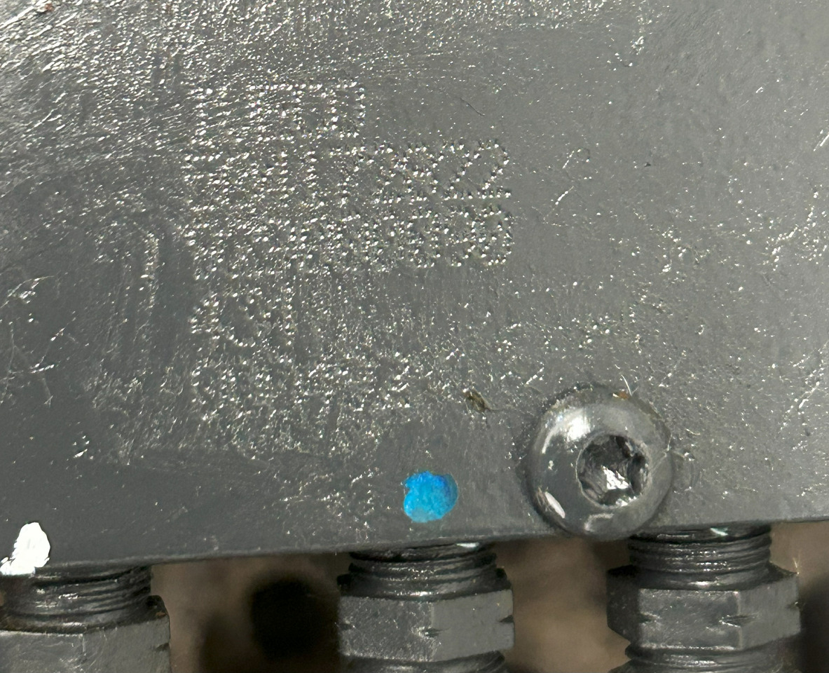 IVECO EUROCARGO 75E MLC CABIN LIFTING KIT - Hydraulic cylinder: picture 4 IVECO EUROCARGO 75E MLC CABIN LIFTING KIT - Hydraulic cylinder: picture 4