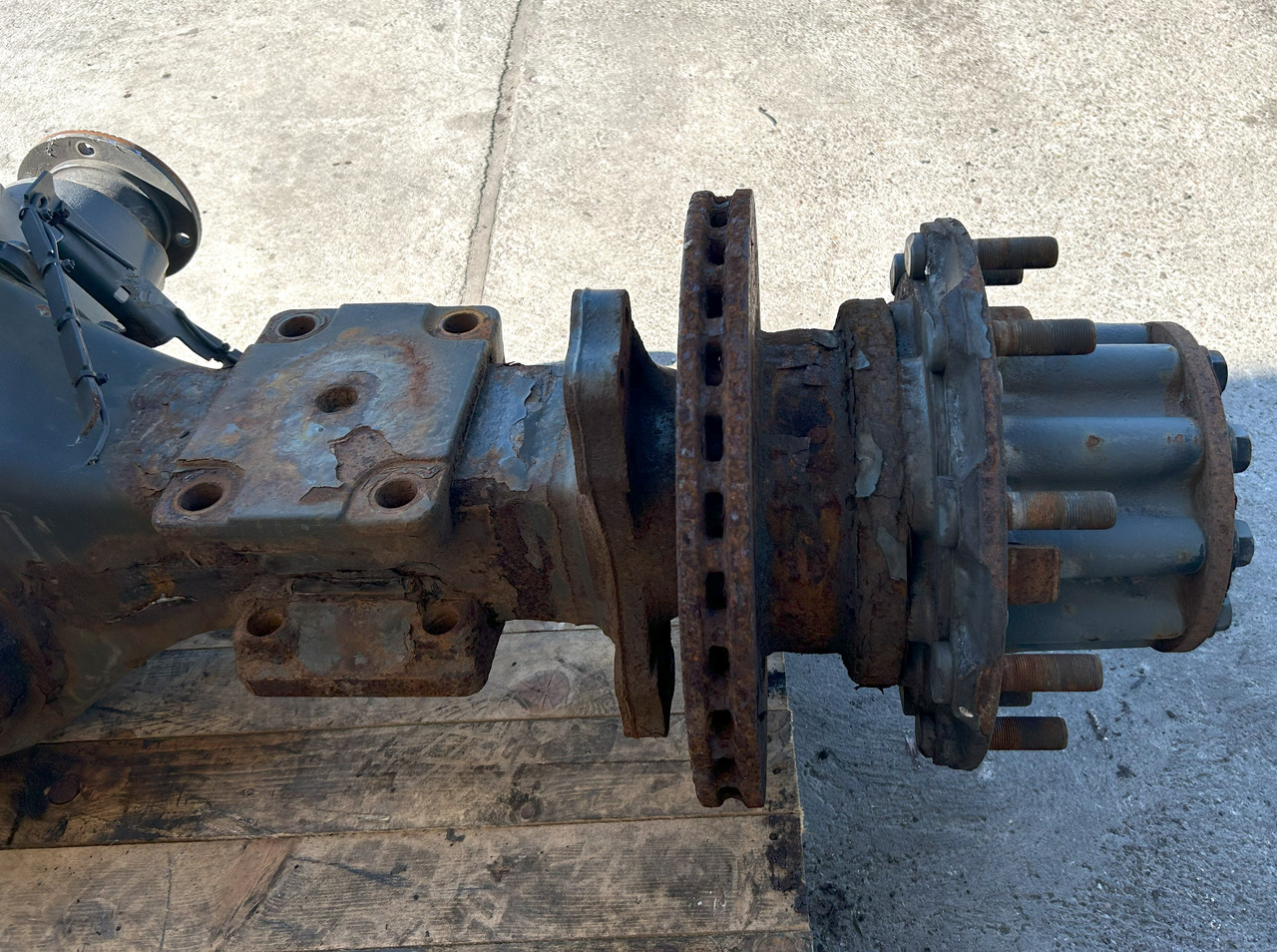 MERCEDES AXLE + HUBS R440-13,0 2,733 ACTROS MP4 - Rear axle: picture 4 MERCEDES AXLE + HUBS R440-13,0 2,733 ACTROS MP4 - Rear axle: picture 4