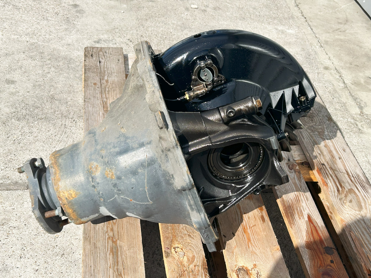 MERCEDES-BENZ DIFFERENTIAL WITH THROTTLE ACTROS MP4 R440-13 2,533 - Rear axle for Truck: picture 1 MERCEDES-BENZ DIFFERENTIAL WITH THROTTLE ACTROS MP4 R440-13 2,533 - Rear axle for Truck: picture 1
