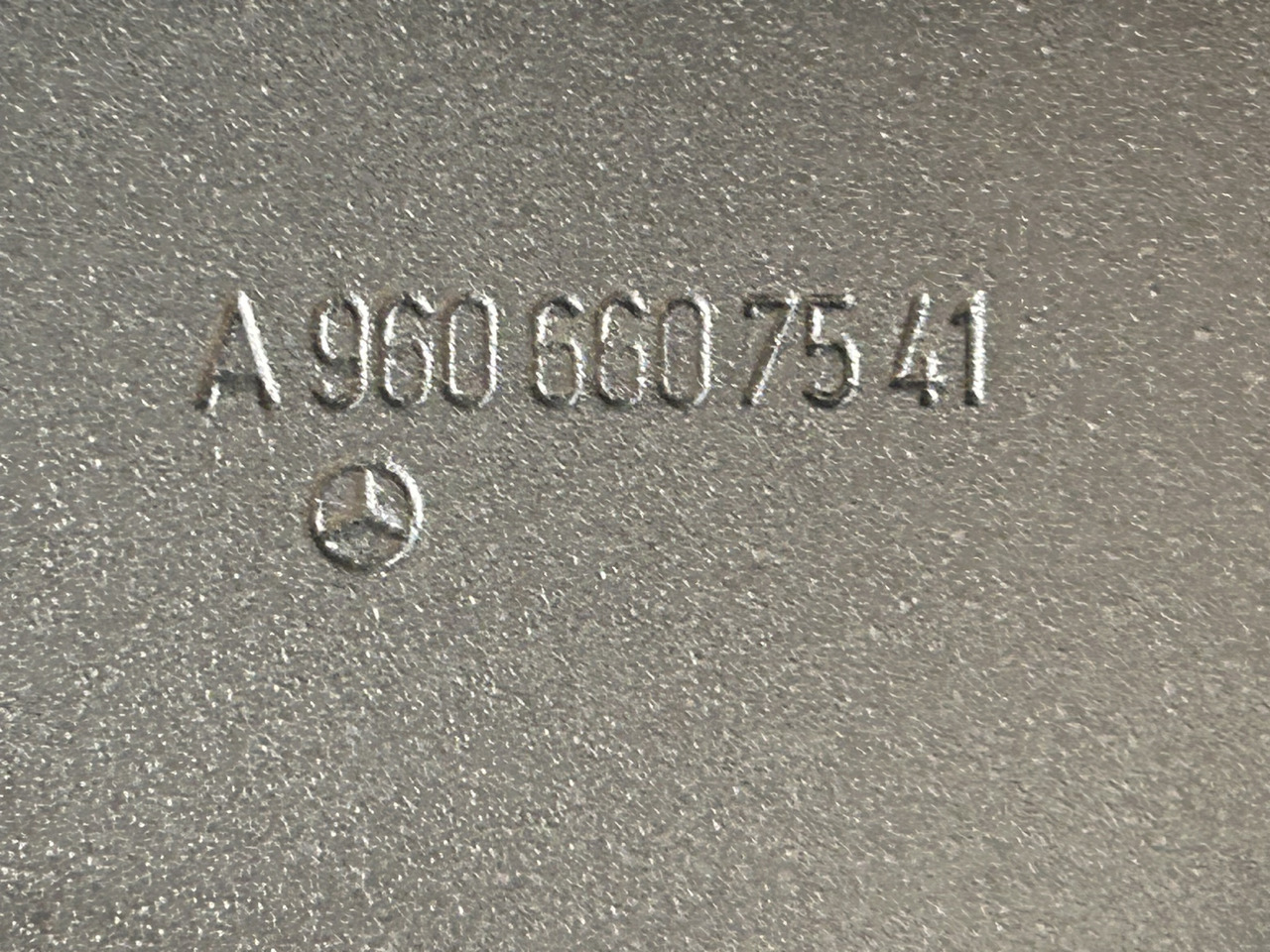 New Body and exterior MERCEDES MOUNTING STEERING STEP SUPPORT AROCS ACTROS MP4 MP5: picture 6