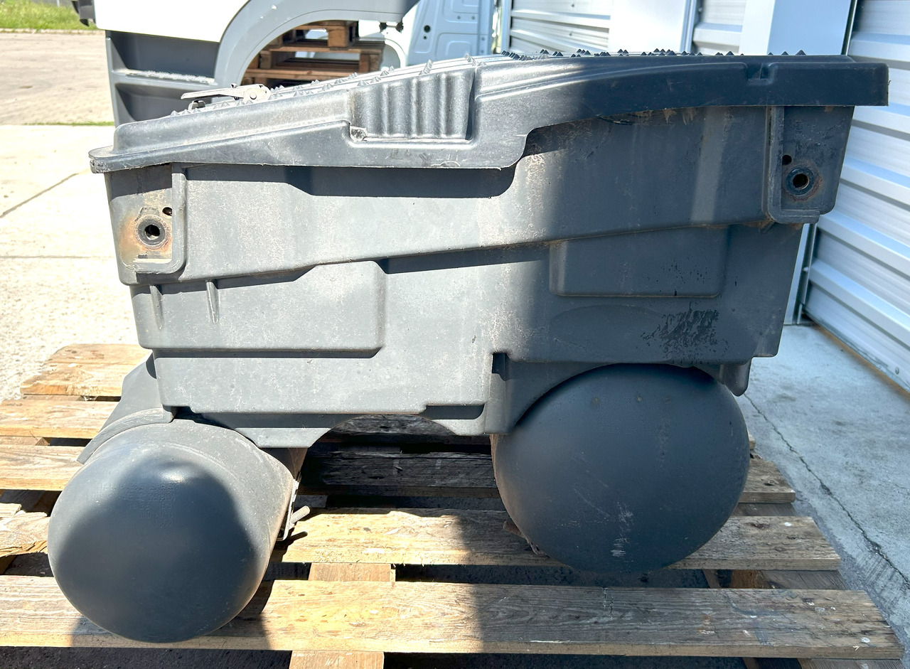 Mercedes AROCS MP4 BATTERY BOX WITH CYLINDERS - Battery for Truck: picture 4 Mercedes AROCS MP4 BATTERY BOX WITH CYLINDERS - Battery for Truck: picture 4