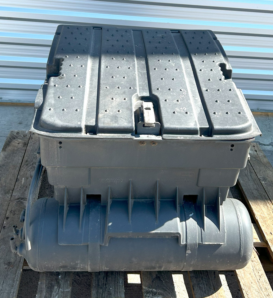 Mercedes AROCS MP4 BATTERY BOX WITH CYLINDERS - Battery for Truck: picture 3 Mercedes AROCS MP4 BATTERY BOX WITH CYLINDERS - Battery for Truck: picture 3