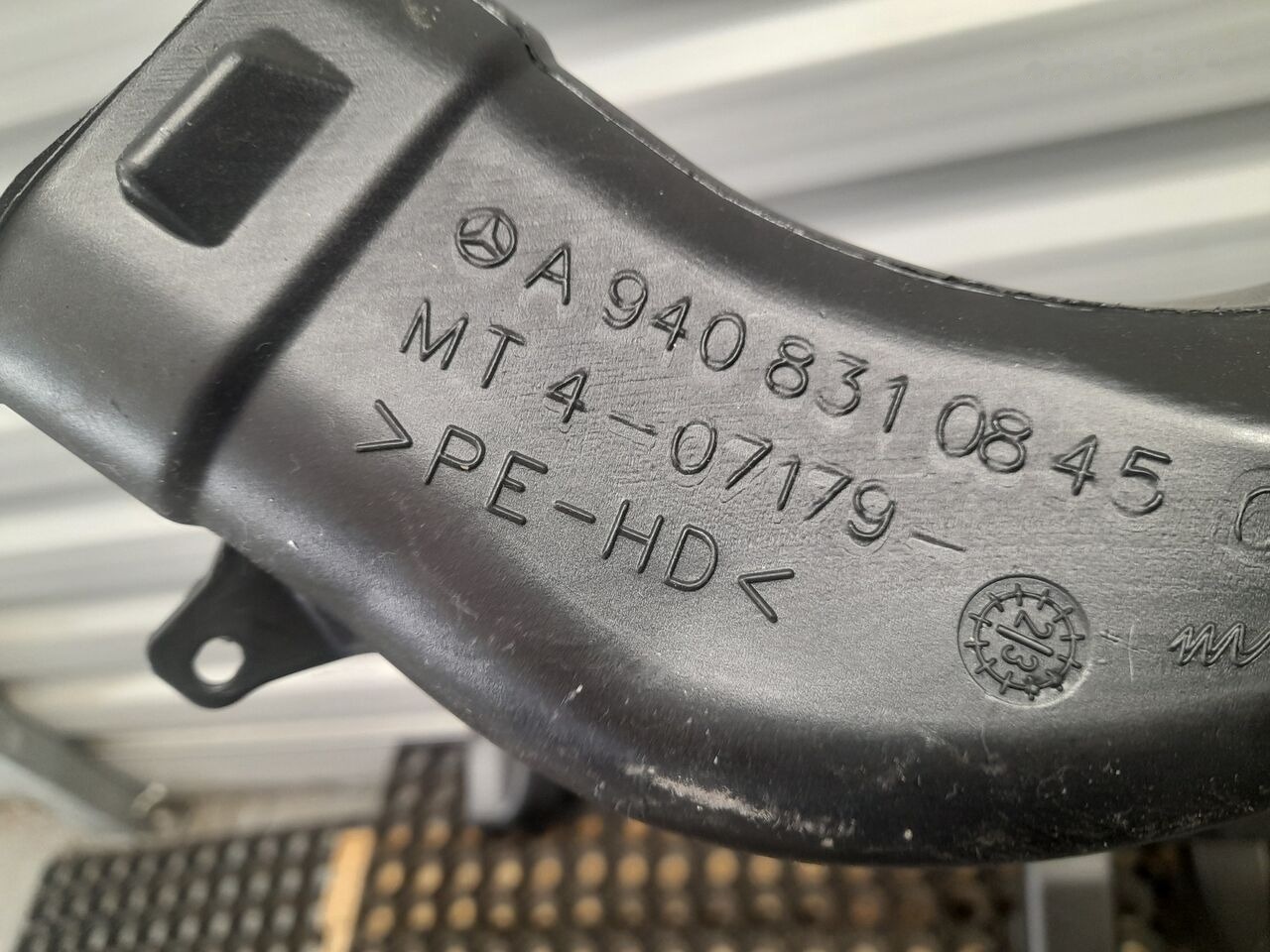 Mercedes-Benz ATEGO 2023 - Air intake pipe for Truck: picture 3 Mercedes-Benz ATEGO 2023 - Air intake pipe for Truck: picture 3