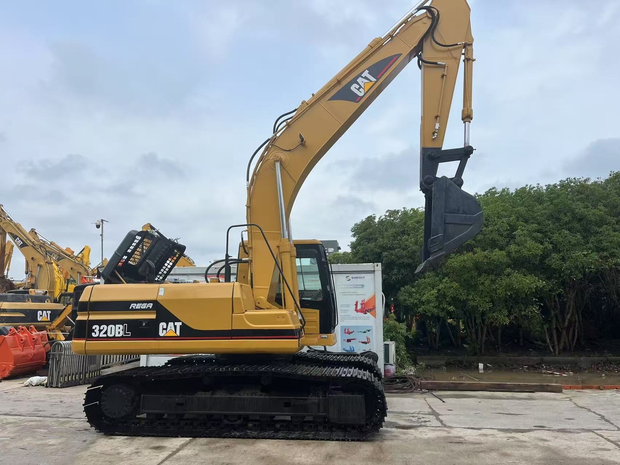 CATERPILLAR 800mm wide track Used Cat 320BL crawler excavator for sale - Crawler excavator: picture 3 CATERPILLAR 800mm wide track Used Cat 320BL crawler excavator for sale - Crawler excavator: picture 3