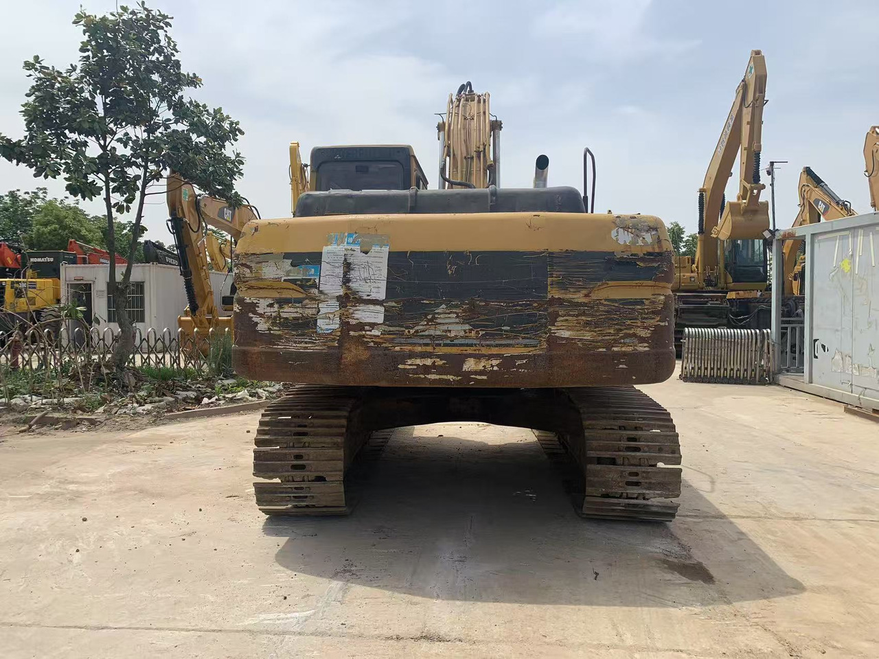 CATERPILLAR Used Excavator 320B, 320BL Japan Origin Construction Machine - Crawler excavator: picture 4 CATERPILLAR Used Excavator 320B, 320BL Japan Origin Construction Machine - Crawler excavator: picture 4
