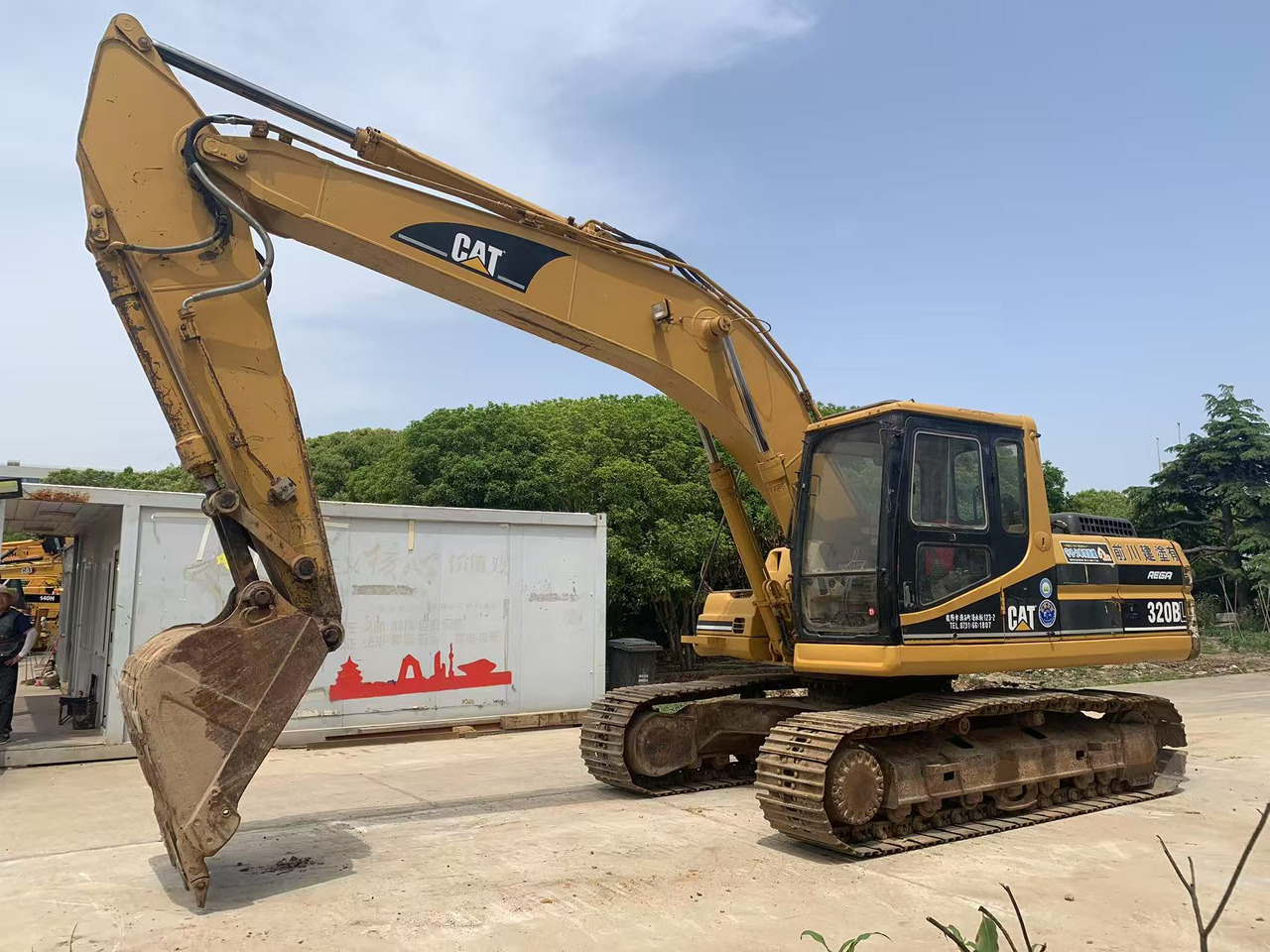 CATERPILLAR Used Excavator 320B, 320BL Japan Origin Construction Machine - Crawler excavator: picture 1 CATERPILLAR Used Excavator 320B, 320BL Japan Origin Construction Machine - Crawler excavator: picture 1