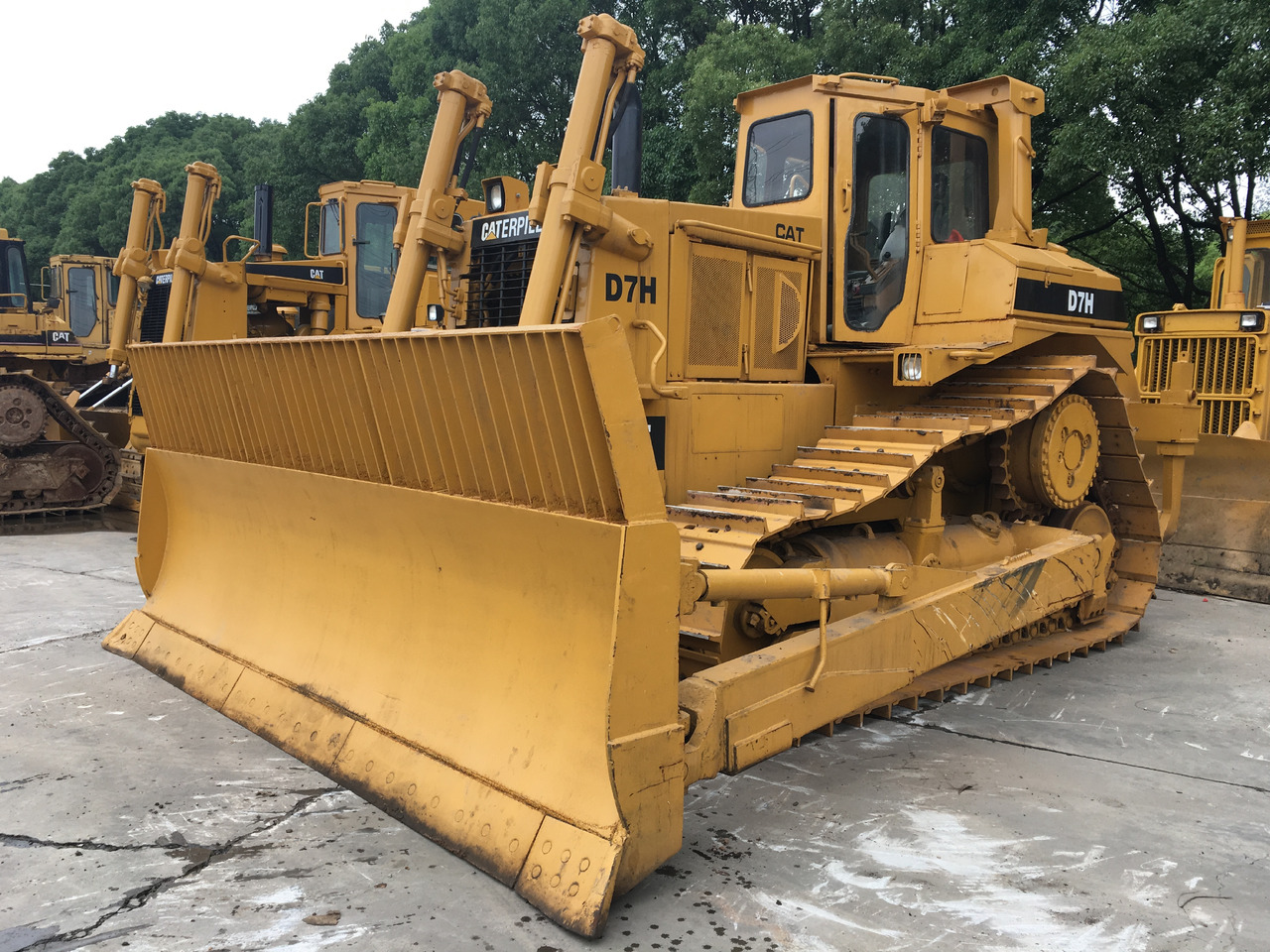 Caterpillar Bulldozer CAT D7H Used Condition Construction Machine - Bulldozer: picture 4 Caterpillar Bulldozer CAT D7H Used Condition Construction Machine - Bulldozer: picture 4