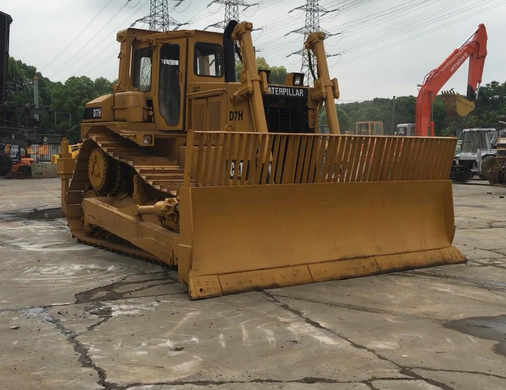 Caterpillar Bulldozer CAT D7H Used Condition Construction Machine - Bulldozer: picture 3 Caterpillar Bulldozer CAT D7H Used Condition Construction Machine - Bulldozer: picture 3