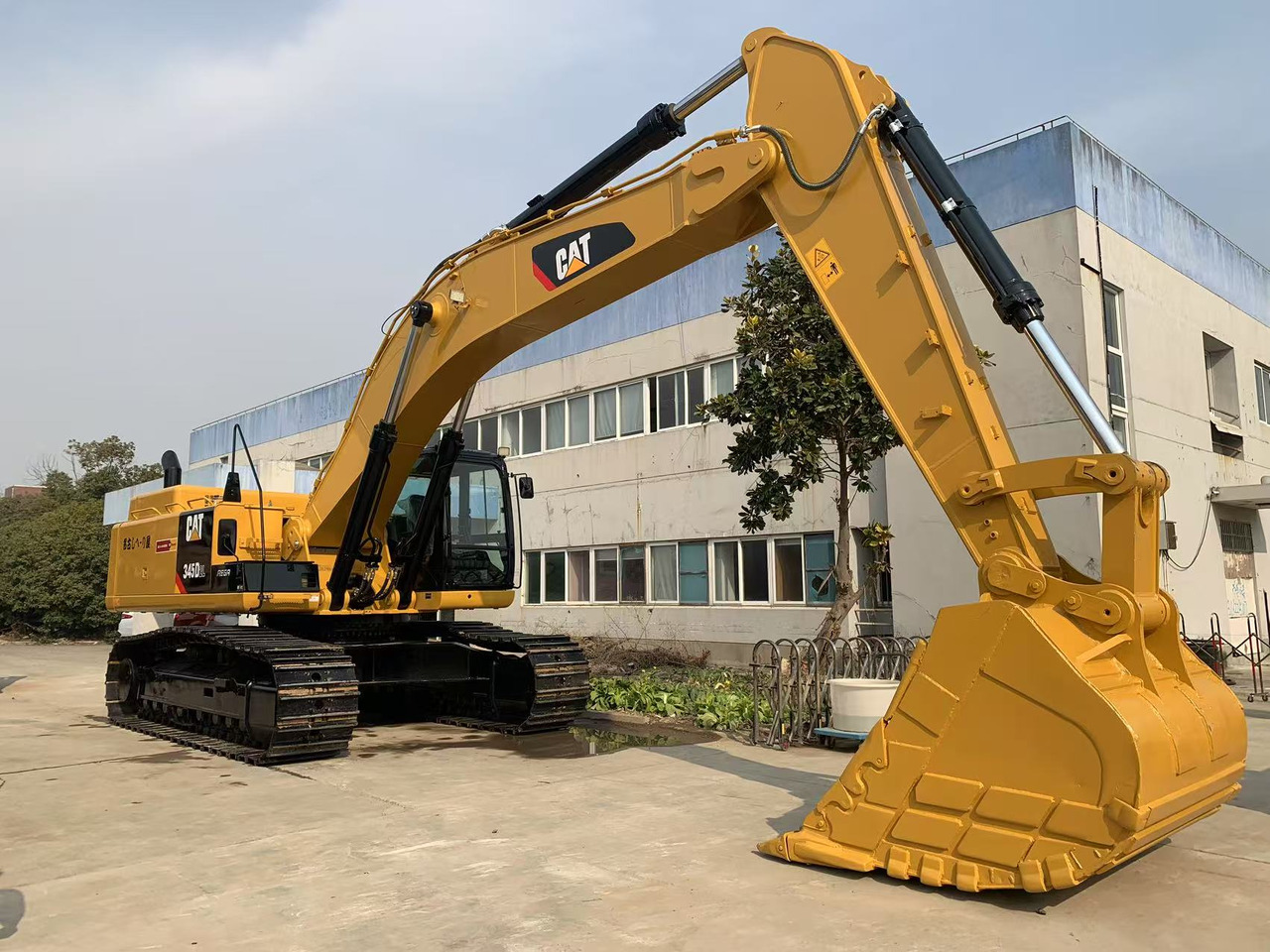 Caterpillar Heavy Duty Excavator 45 ton CAT Mining Machine 345D, 345D2 - Crawler excavator: picture 1 Caterpillar Heavy Duty Excavator 45 ton CAT Mining Machine 345D, 345D2 - Crawler excavator: picture 1