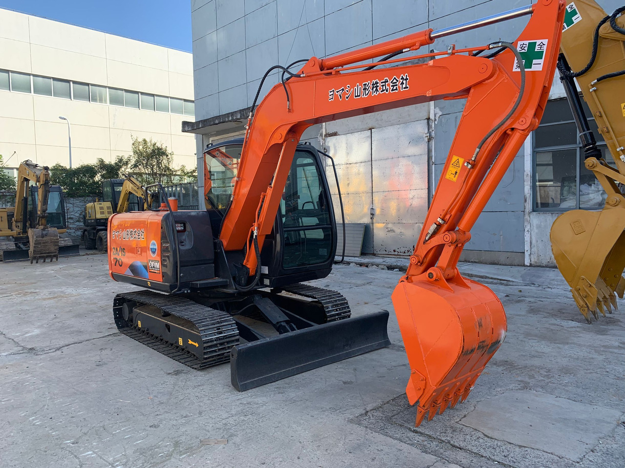 Hitachi Mini Excavator ZX70, ZX75, ZX60 Cheap Excavator Machine - Crawler excavator: picture 2 Hitachi Mini Excavator ZX70, ZX75, ZX60 Cheap Excavator Machine - Crawler excavator: picture 2