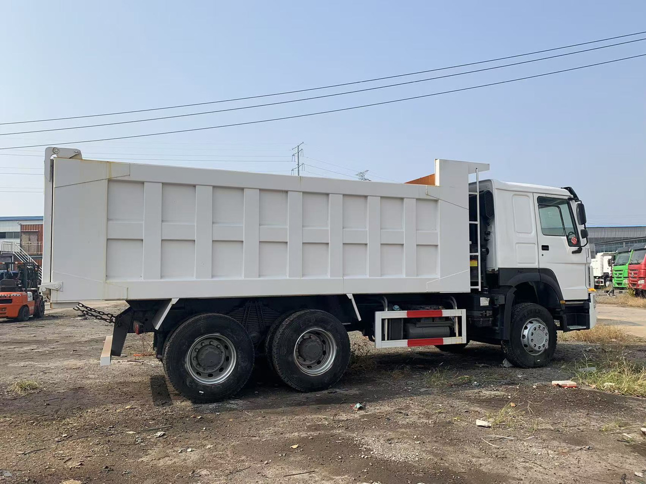Howo Secondhand Commercial Vehicle 10-wheels HOWO Dumper Truck 6x4 Left Hand Drive Tipper Truck - Tipper: picture 2 Howo Secondhand Commercial Vehicle 10-wheels HOWO Dumper Truck 6x4 Left Hand Drive Tipper Truck - Tipper: picture 2