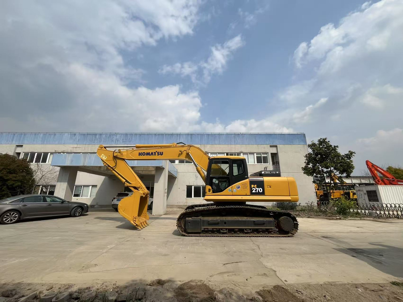 Komatsu Reliable Used Komatsu PC270-8 Crawler Excavator 28T Weight SAA6D107E Engine Tier 3 Emission - Crawler excavator: picture 4 Komatsu Reliable Used Komatsu PC270-8 Crawler Excavator 28T Weight SAA6D107E Engine Tier 3 Emission - Crawler excavator: picture 4