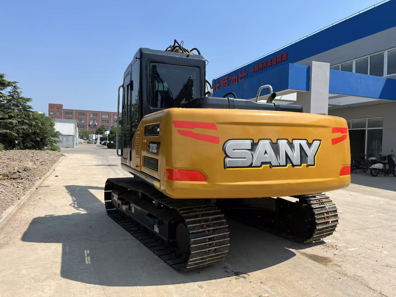 SANY 13.5Ton 10Ton Excavator SY135C Hydraulic Crawler Excavator for Sale from SHANGHAI SUNIGHT - Crawler excavator: picture 4 SANY 13.5Ton 10Ton Excavator SY135C Hydraulic Crawler Excavator for Sale from SHANGHAI SUNIGHT - Crawler excavator: picture 4
