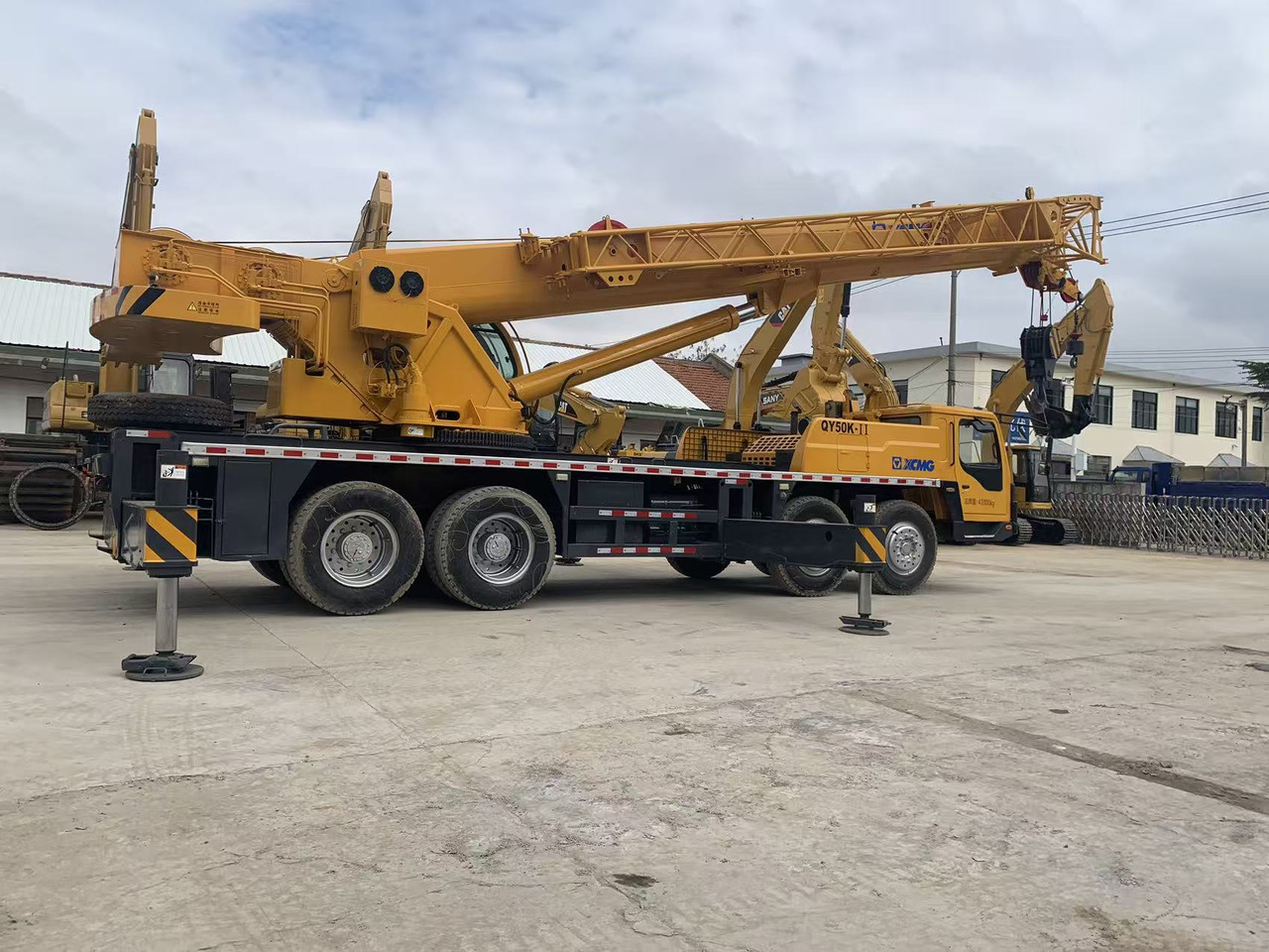 XCMG QY50K-2 Good Price 50 ton Truck Crane - Mobile crane: picture 4 XCMG QY50K-2 Good Price 50 ton Truck Crane - Mobile crane: picture 4