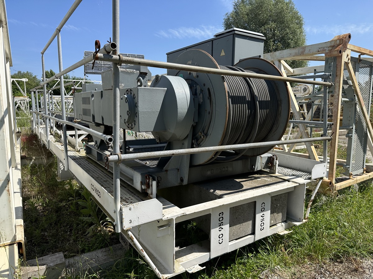 LIEBHERR 280 EC-H 12 Litronic slewing part - Crane: picture 2 LIEBHERR 280 EC-H 12 Litronic slewing part - Crane: picture 2