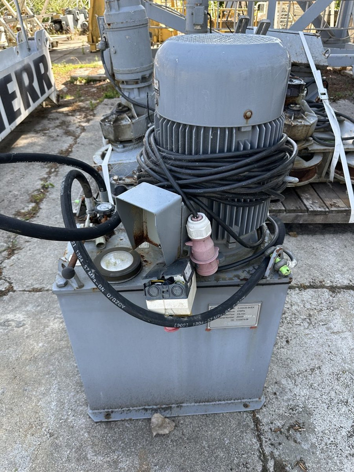 POTAIN T60A telescopic cage - Tower crane: picture 5 POTAIN T60A telescopic cage - Tower crane: picture 5