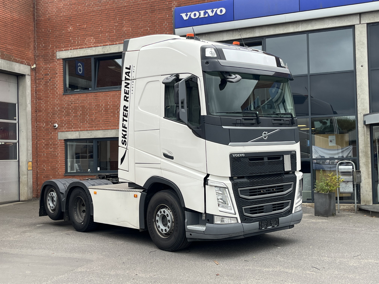 Volvo FH 500TC 6x2 - Tractor unit: picture 1 Volvo FH 500TC 6x2 - Tractor unit: picture 1
