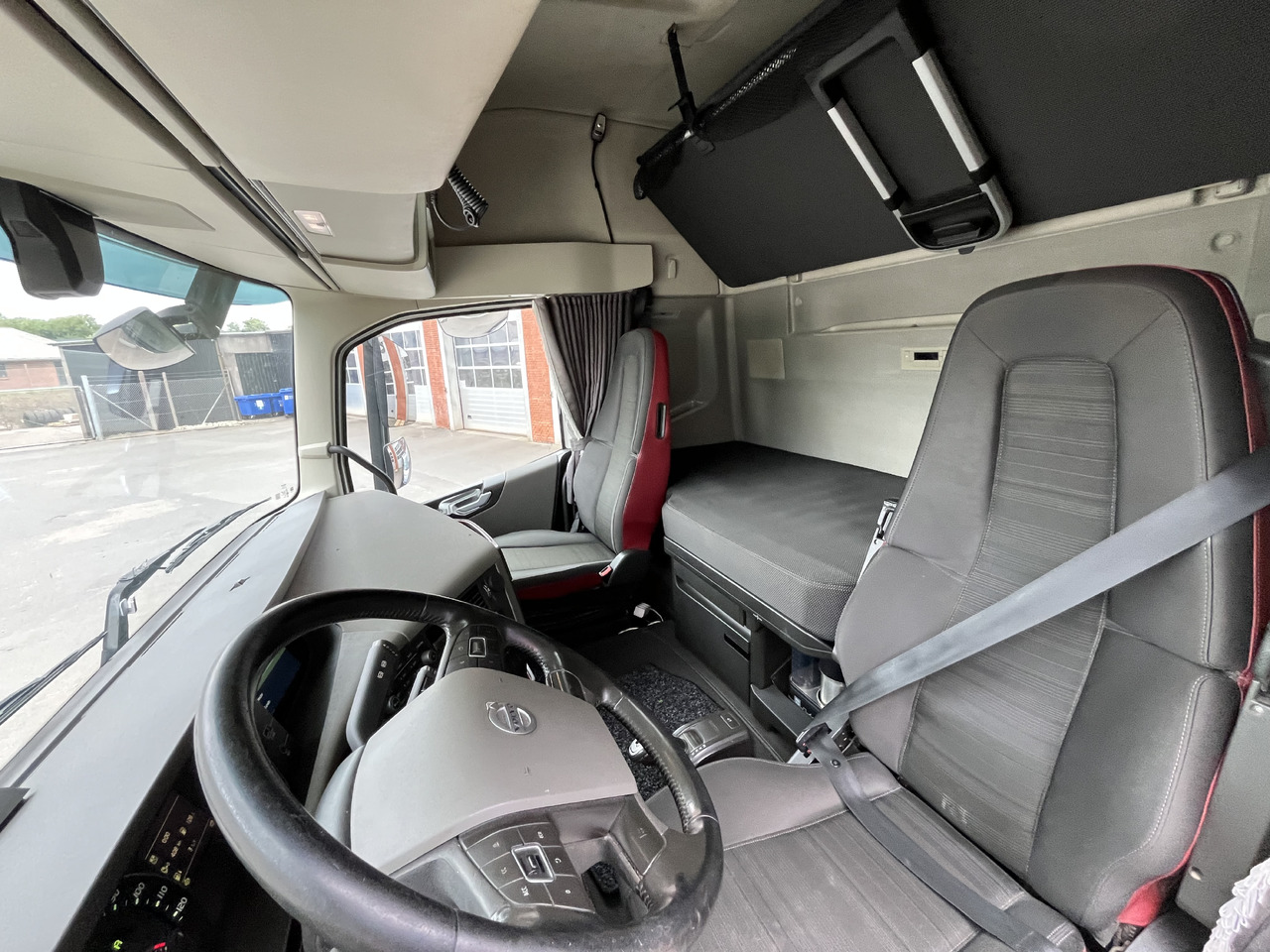 Volvo FH 500TC 6x2 - Tractor unit: picture 5 Volvo FH 500TC 6x2 - Tractor unit: picture 5
