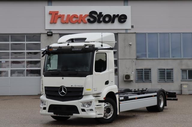 Mercedes-Benz eActros 300 L - Cab chassis truck: picture 1 Mercedes-Benz eActros 300 L - Cab chassis truck: picture 1