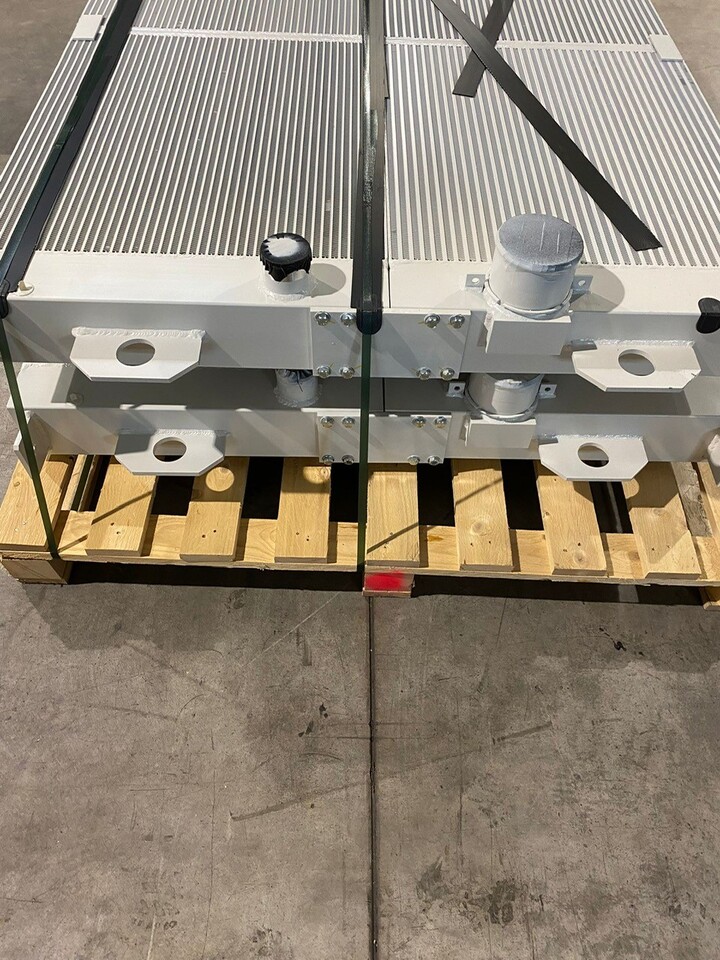 O&K Terex Water radiator RH120 Cat 6030 3672533 1459344 533-9472 - Radiator for Truck: picture 2 O&K Terex Water radiator RH120 Cat 6030 3672533 1459344 533-9472 - Radiator for Truck: picture 2