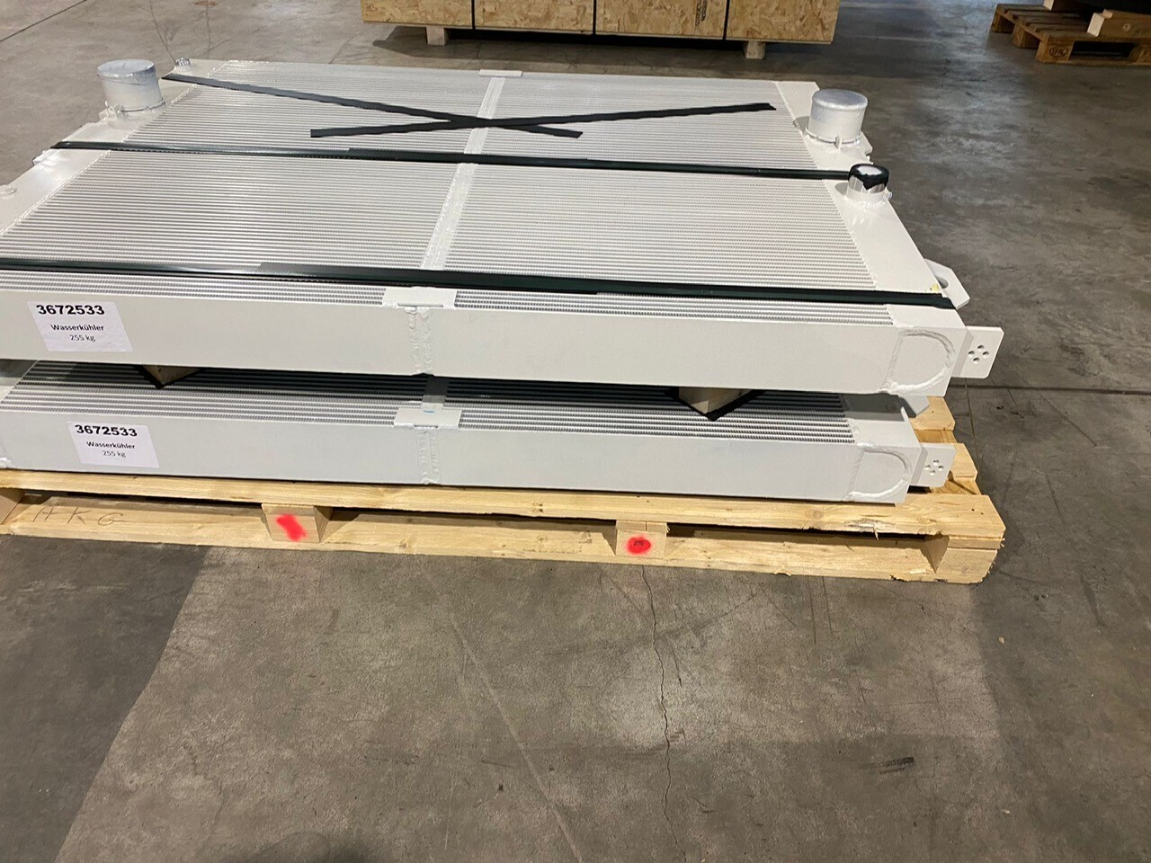 O&K Terex Water radiator RH120 Cat 6030 3672533 1459344 533-9472 - Radiator for Truck: picture 1 O&K Terex Water radiator RH120 Cat 6030 3672533 1459344 533-9472 - Radiator for Truck: picture 1