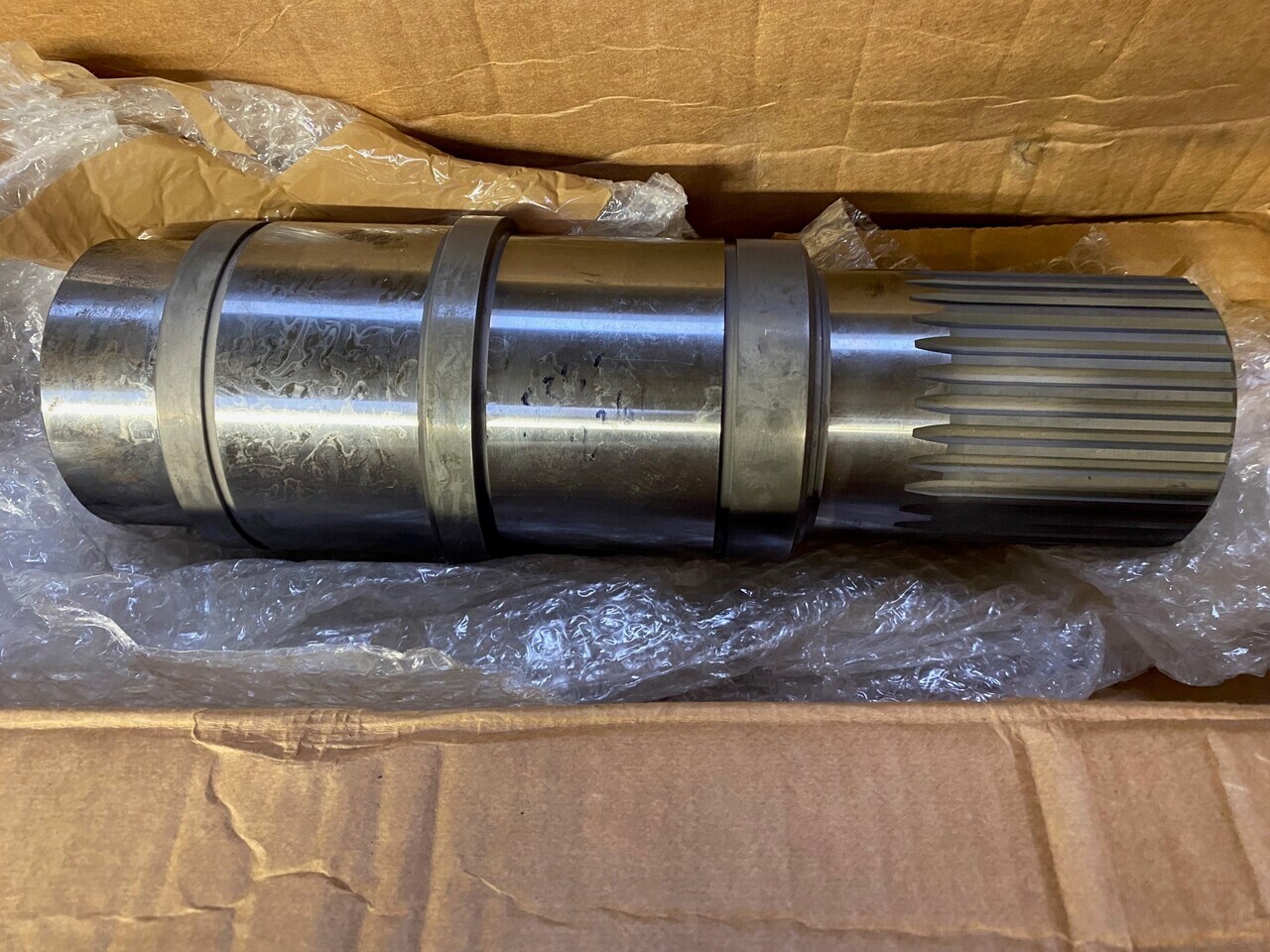 O&K Terex RH200 RH340 6050 6060 Serrated Shaft 6003070 4027846 535-2368 - Spare parts: picture 1 O&K Terex RH200 RH340 6050 6060 Serrated Shaft 6003070 4027846 535-2368 - Spare parts: picture 1