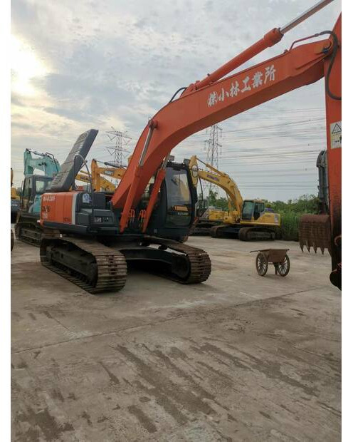 2020 Hitachi ZX200 - Crawler excavator: picture 5 2020 Hitachi ZX200 - Crawler excavator: picture 5