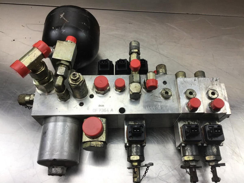 Liebherr A900C Li / A934 Li / A934B Li / A944 Li / A944B Li - Hydraulics: picture 1 Liebherr A900C Li / A934 Li / A934B Li / A944 Li / A944B Li - Hydraulics: picture 1