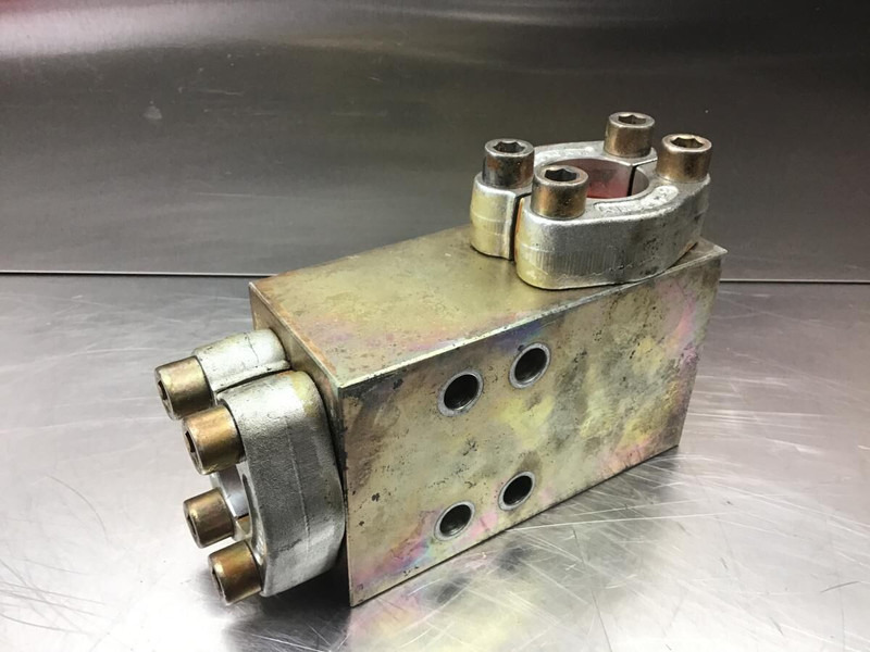 Liebherr A934C Li / R934C / R944C Li - Hydraulics: picture 2 Liebherr A934C Li / R934C / R944C Li - Hydraulics: picture 2