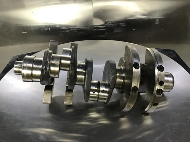 Liebherr Crankshaft D9406 Used - Crankshaft: picture 1 Liebherr Crankshaft D9406 Used - Crankshaft: picture 1