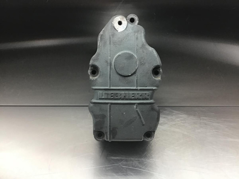 Liebherr Cylinder Head Cover - Engine and parts: picture 2 Liebherr Cylinder Head Cover - Engine and parts: picture 2