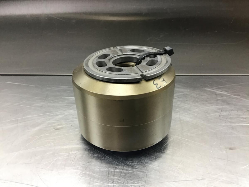 Liebherr Cylinder - Engine and parts: picture 2 Liebherr Cylinder - Engine and parts: picture 2